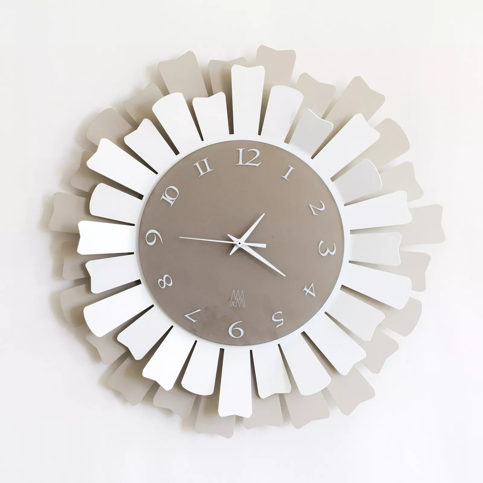 Orologio da parete moderno metallo nocciola bianco - 44B3