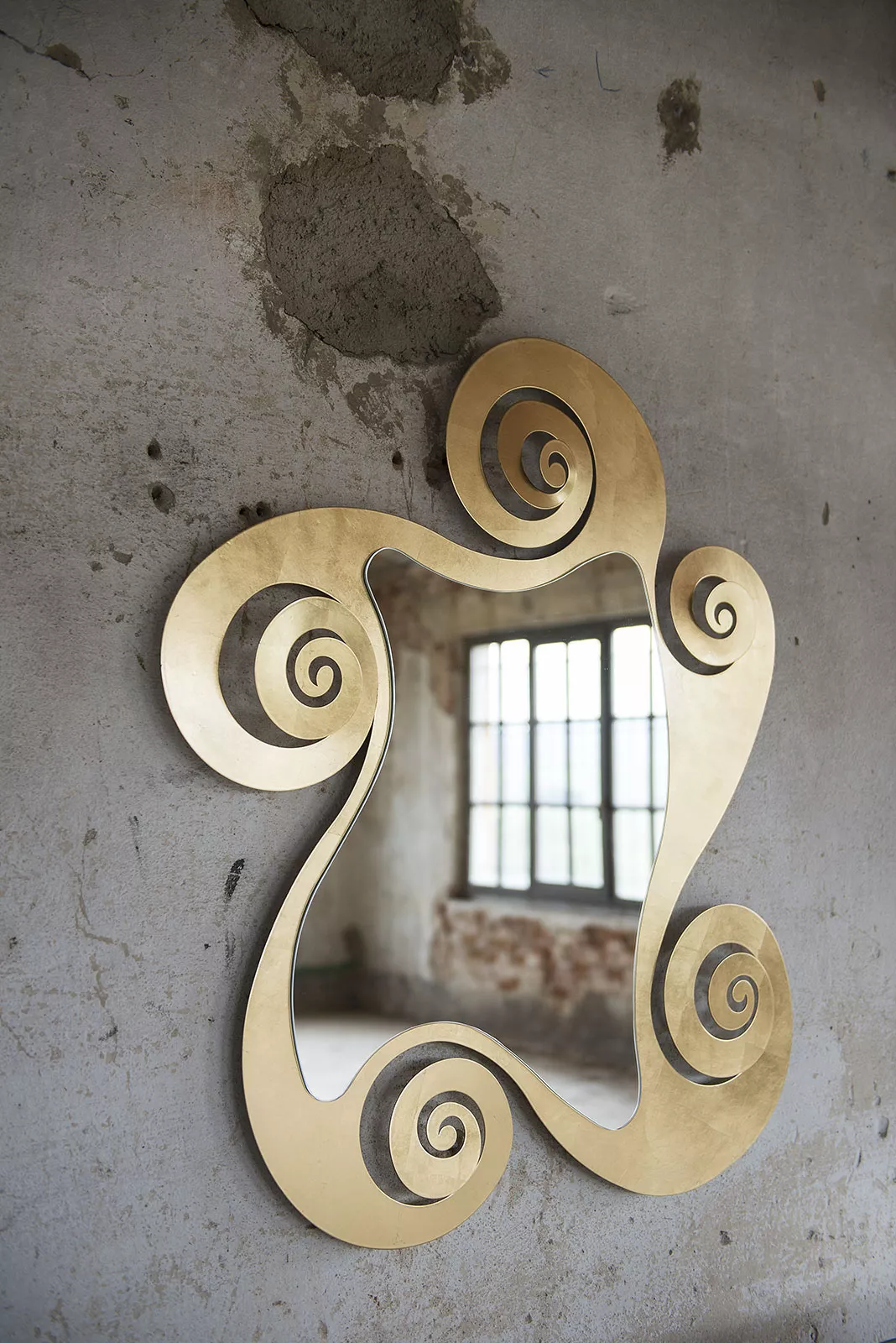 Specchi da parete- Specchio da parete in metallo dorato moderno