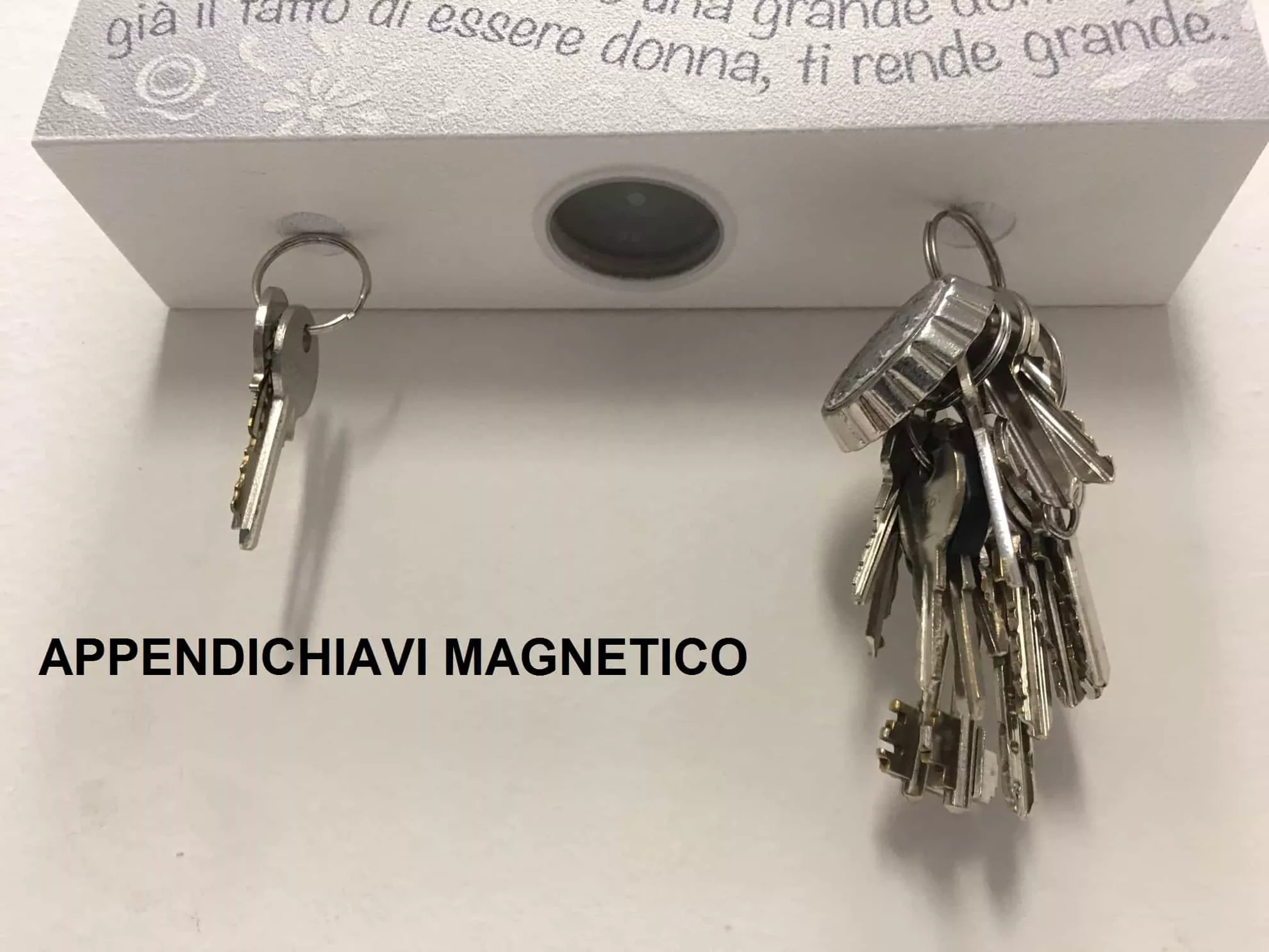 Portachiavi magnetico con nastro