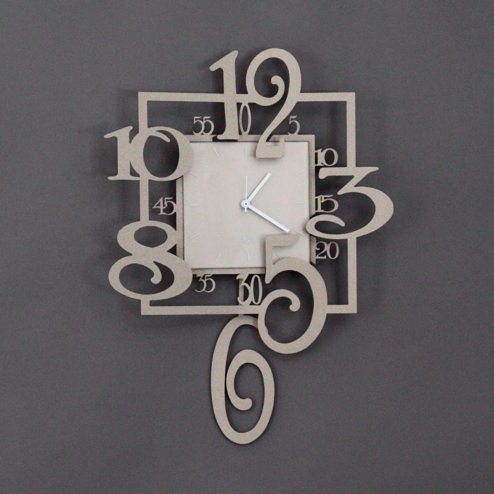 Orologio a pendolo da parete metallo beige design moderno - 39C5