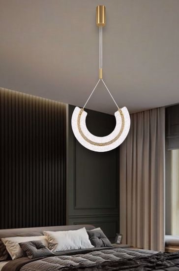 Lampadario arco pendente oro vetro lavorato per camera da letto