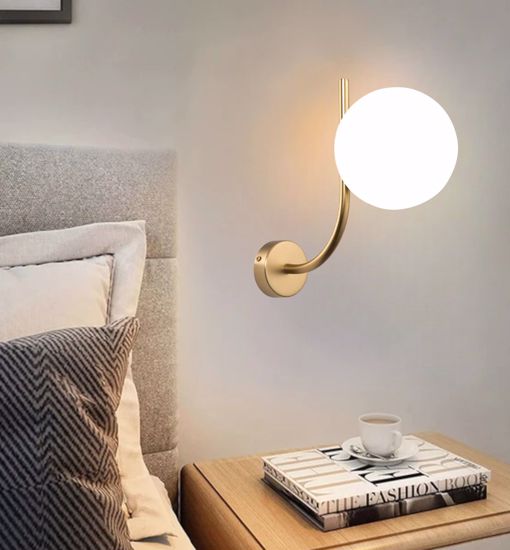 Lampada da comodino stile contemporaneo oro ottone