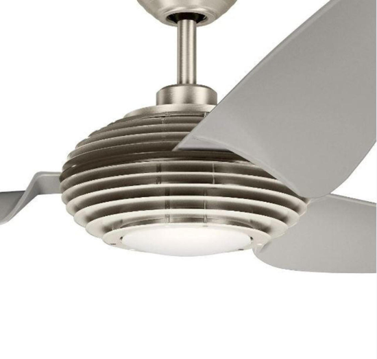 Lampadario con ventilatore da soffitto dimmerabile tre pale sei velocita&apos; con telecomando