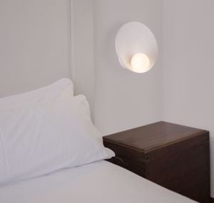 Applique bianco per camera da letto design moderna