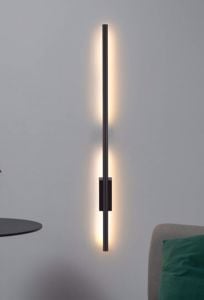 Lampada nera da parete per comodino camera da letto moderna