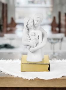 Bomboniera bongelli preziosi scultura busto famiglia oro