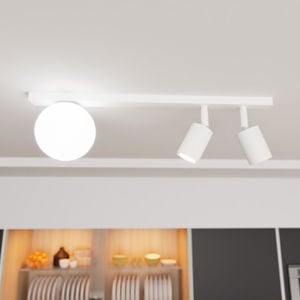 Plafoniera da soffitto bianca con faretti per cucina moderna