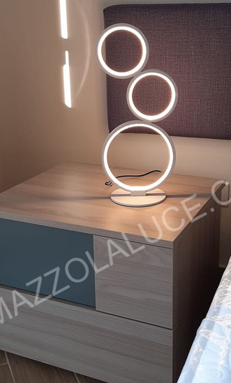 Lampada da comodino cerchi moderna led 17w 3000k bianca dimmerabile