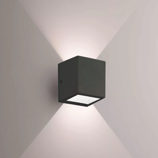 Applique nero da esterno cubo ip44 luce biemissione fp