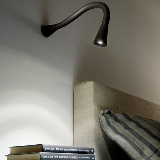 Applique comodino moderna snodabile linea light snake nero