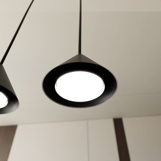 Lampadario a sospensione nero per cucina moderna 3 luci coni