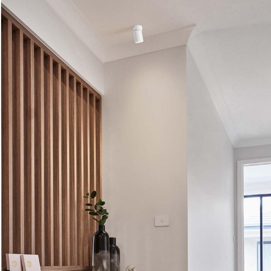 Faretto bianco da soffitto orientabile moderno