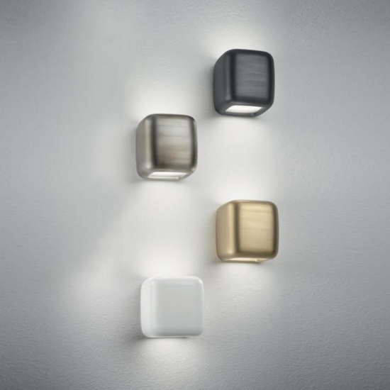 Applique da interno moderno cubo oro gea luce babol