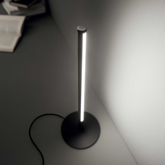 Ideal lux yoko piantana design moderna led 3000k nera per soggiorno