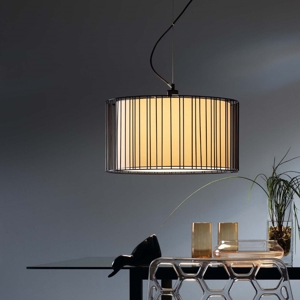 Lampadario moderno struttura nera paralume bianco